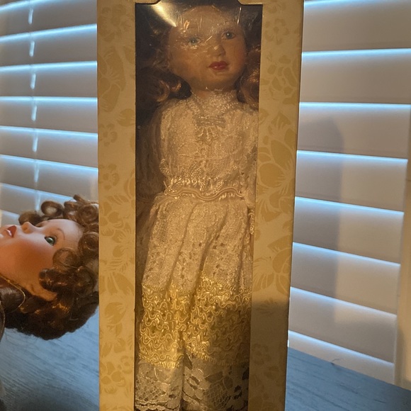 3 vintage porcelain dolls FIRM PRICE - Picture 3 of 3